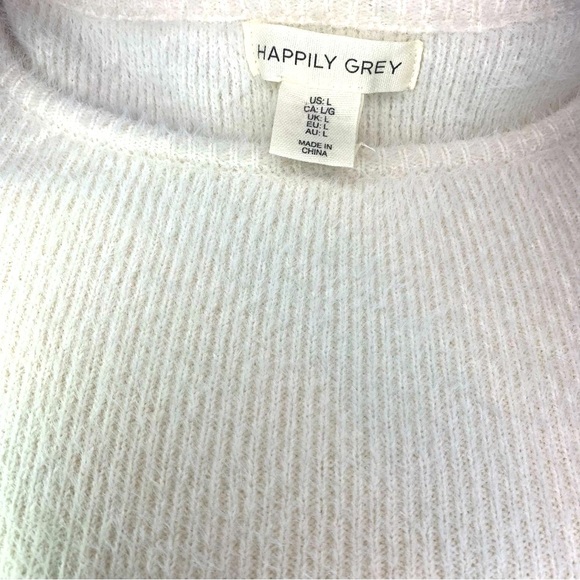 3 for $30 Women’s Fluffy White Crew Neck Sweater with Soft Texture NWT, Comfy - Picture 3 of 4